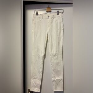 New UNIQLO Stylish White denim leggings size medium women’s - extra stretch